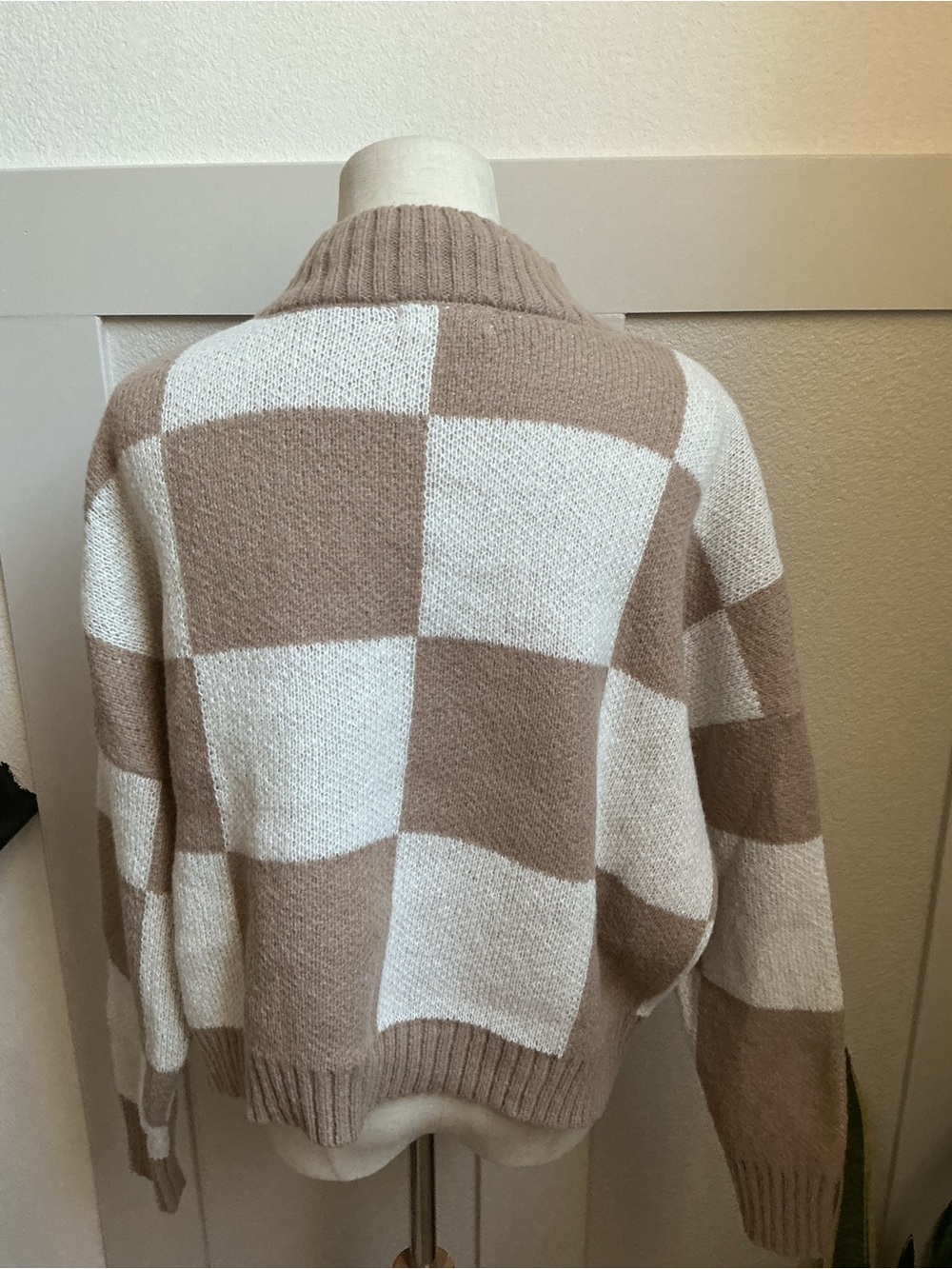 Blu Pepper Taupe & Ivory Buffalo-Check Mock Neck Sweater - Picture 8 of 10